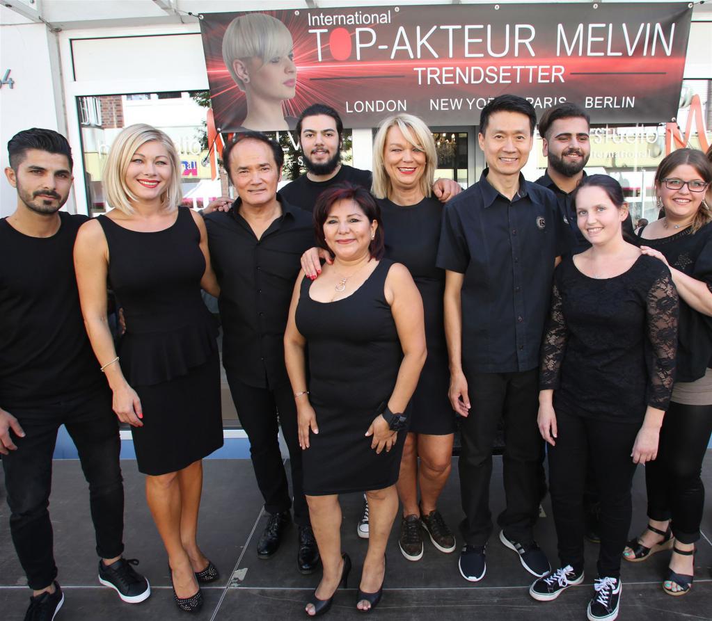 Dolo, Katharina, Melvin, Harun, Jeny, Marion, Chong, Leon, Celina, Steffi. Es fehlen hier: Elke, Josy, Moni, Yüksel